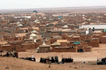 الجيش الجزائري يسحب دبابات من مخيمات تندوف
