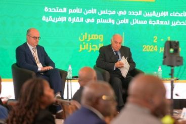 الجزائر تضع جانبا دعمها للبوليساريو من أجل ضمان نجاح ندوة وهران